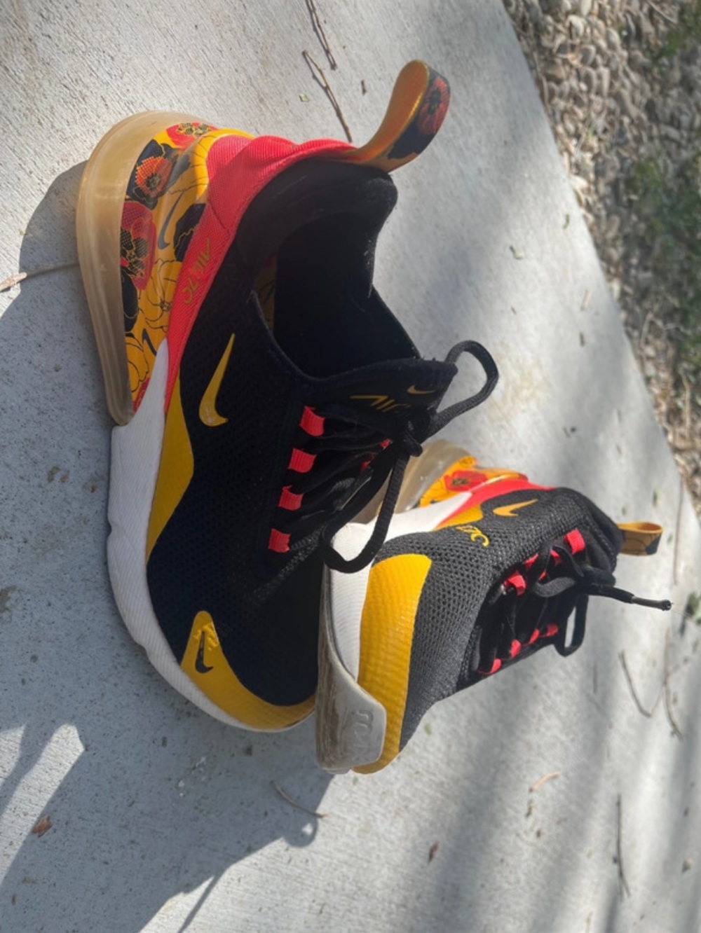 Nike Air 270 size 6 junior